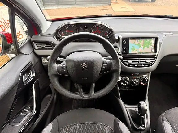 Peugeot 208 2014 photo 5