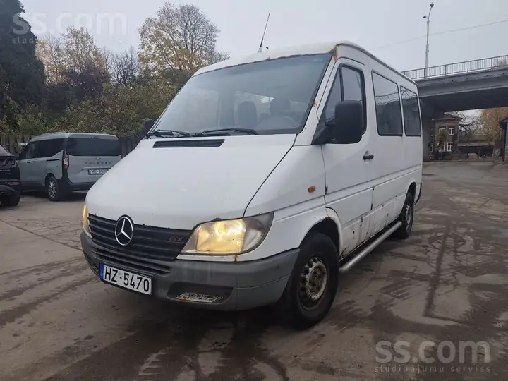 Mercedes-Benz Sprinter 2002 photo 2