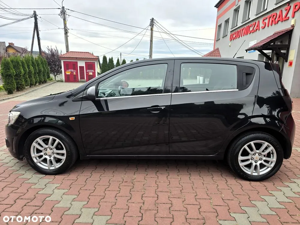 Chevrolet Aveo 2013 photo 4