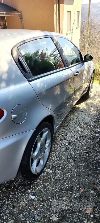 Alfa Romeo 147 2006 photo 4