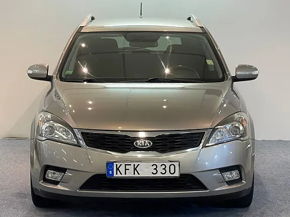 Kia Ceed 2010 photo 2