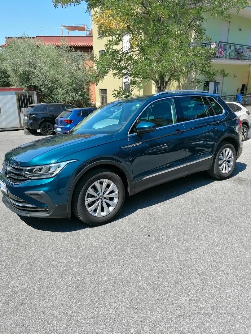 Volkswagen Tiguan 2022 photo 2