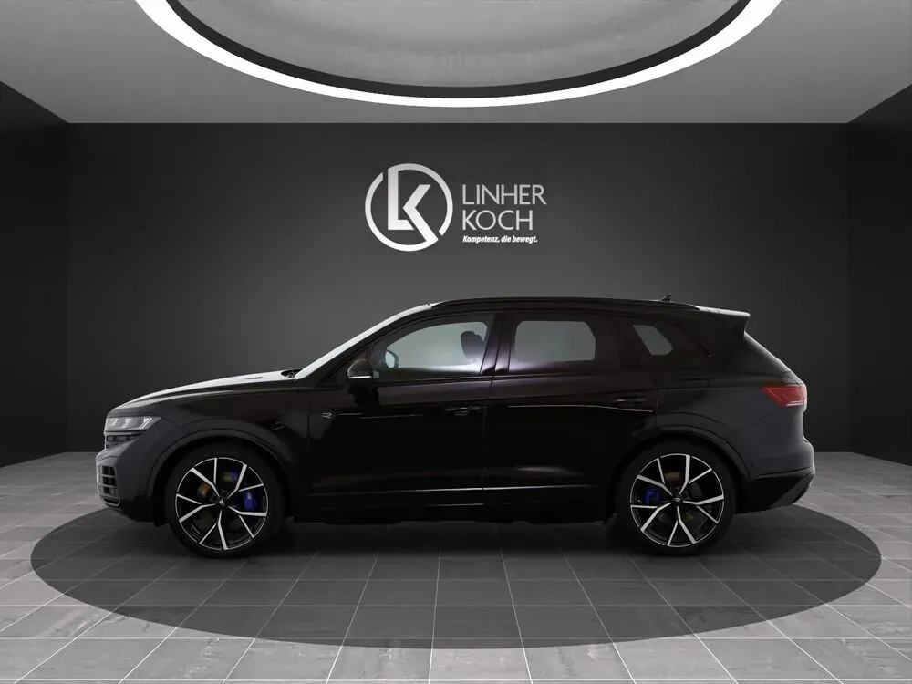 Volkswagen Touareg 2026 photo 2