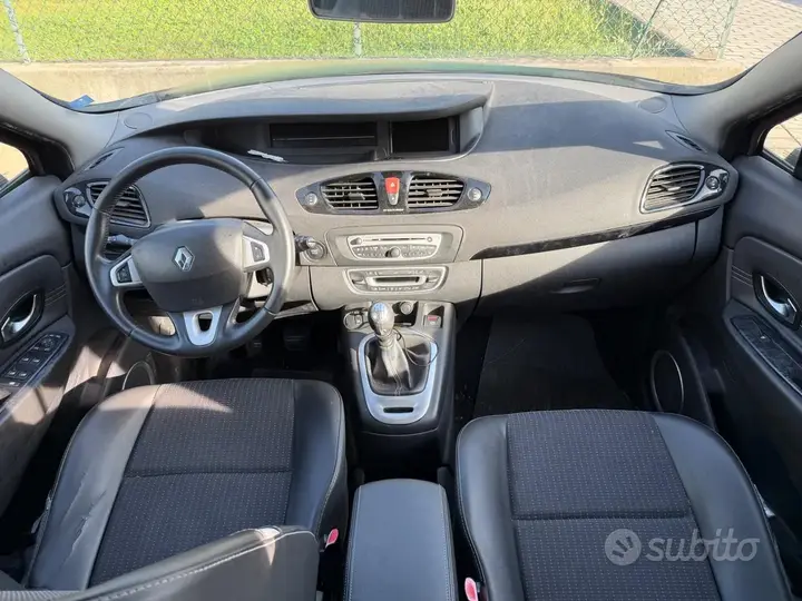 Renault Scenic 2011 photo 5