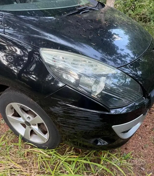 Renault Scenic 2011 photo 4