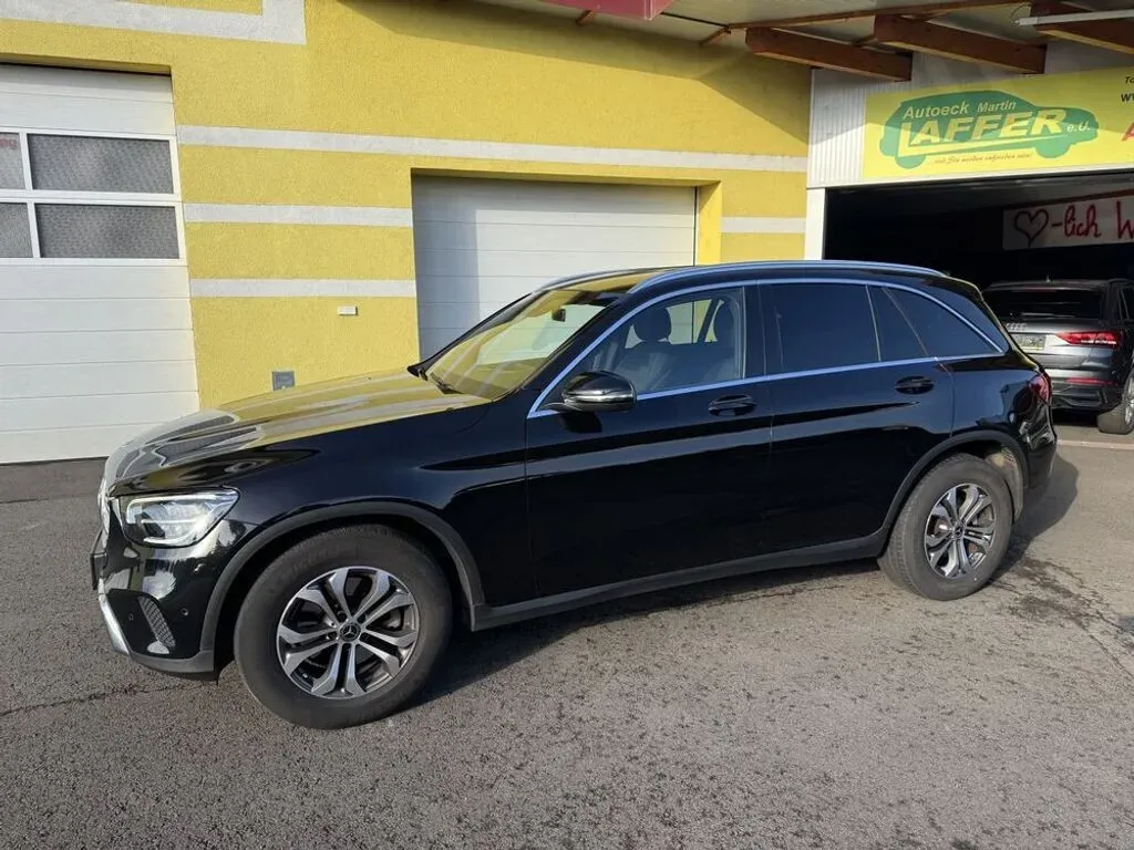 Mercedes-Benz Glc-Class 2022 photo 2