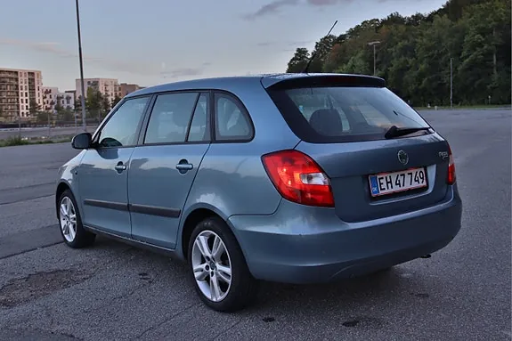 Skoda Fabia 2008 photo 4