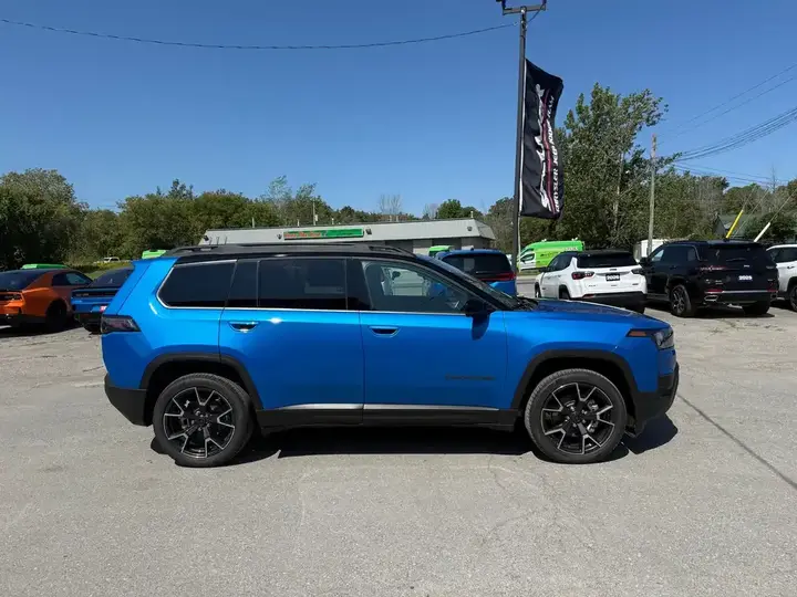 Jeep Cherokee 2026 photo 5