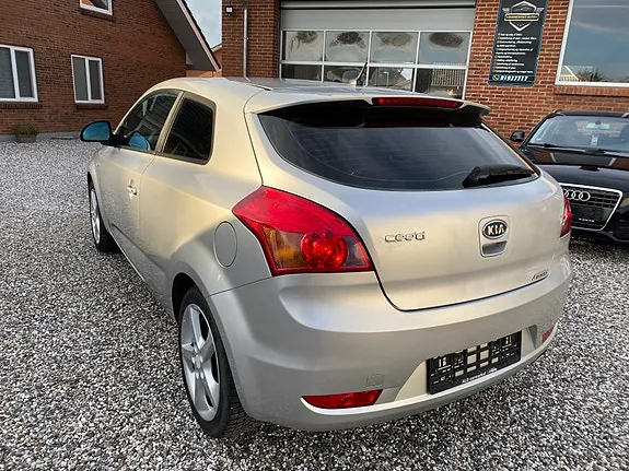 Kia Proceed 2008 photo 2