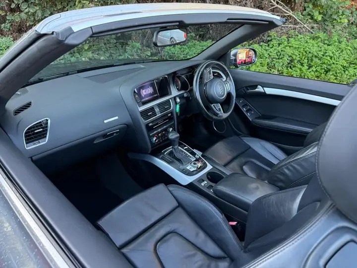 Audi A5 Cabriolet 2012 photo 2