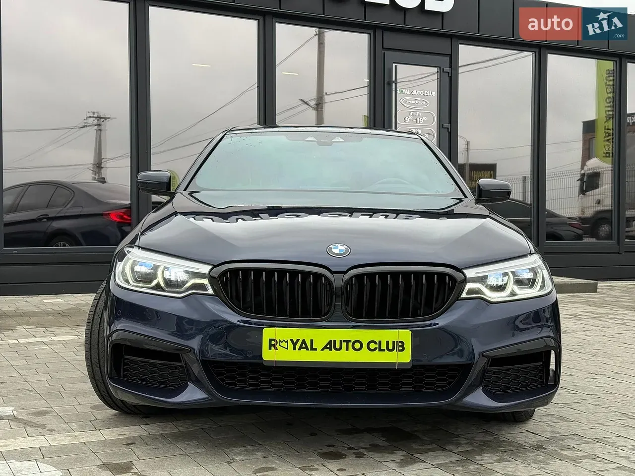 BMW 5 Series 2018 photo 2