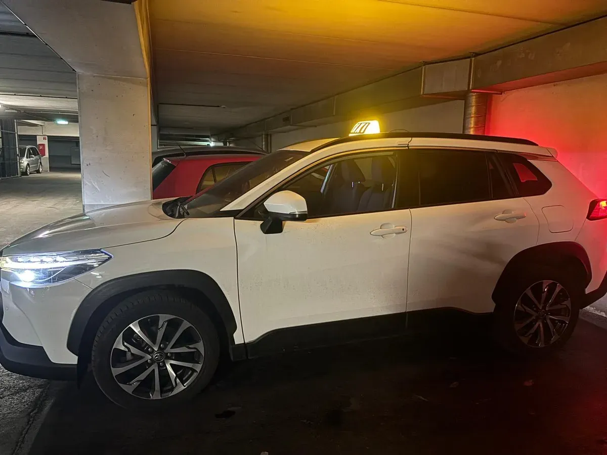 Toyota Corolla Cross 2023 photo 2