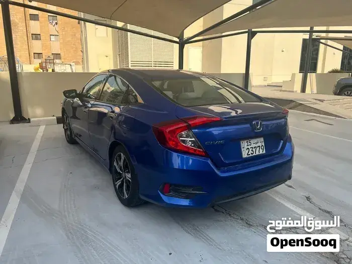 Honda Civic 2018 photo 3
