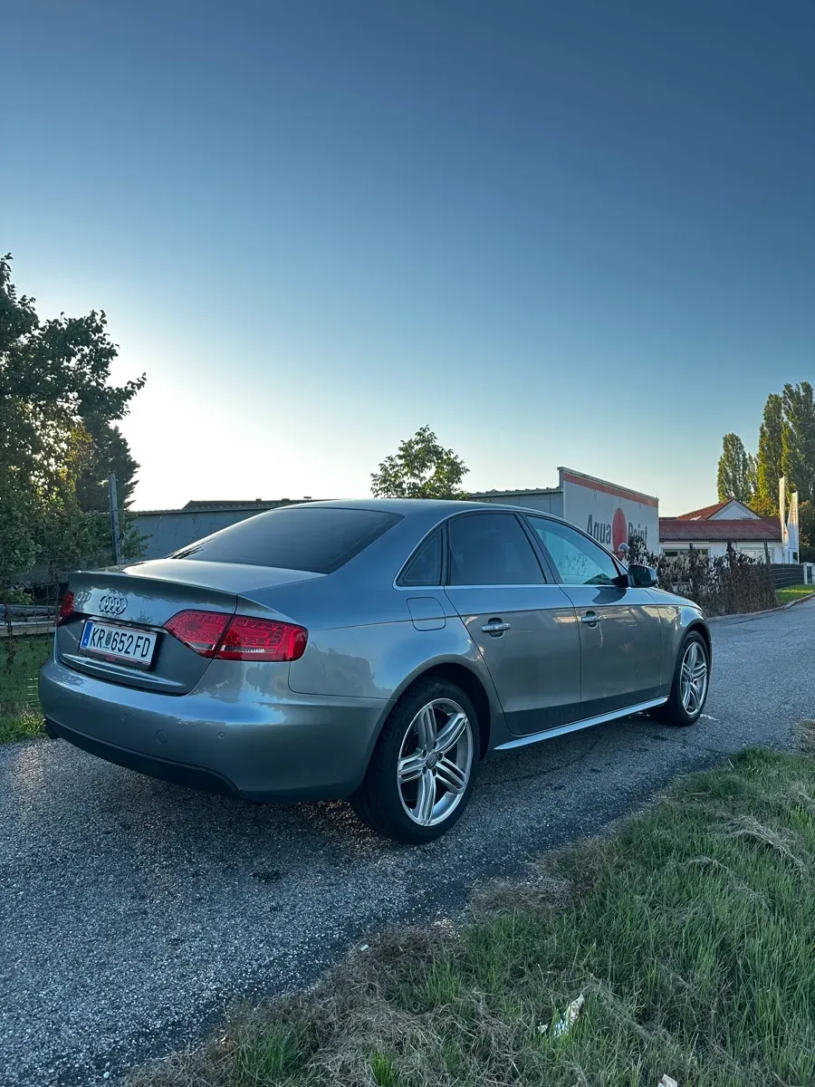 Audi A4 2010 photo 3