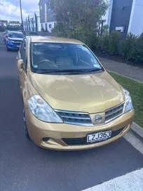 Nissan Tiida 2012 photo 2