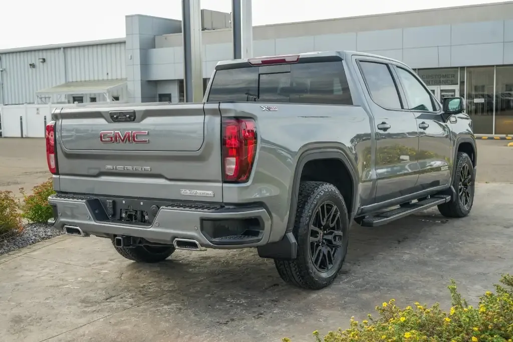 GMC Sierra 1500 2026 photo 2