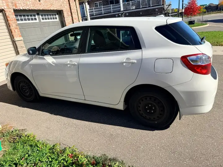 Toyota Matrix 2010 photo 2