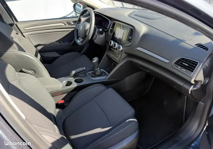 Renault Megane Estate 2022 photo 2