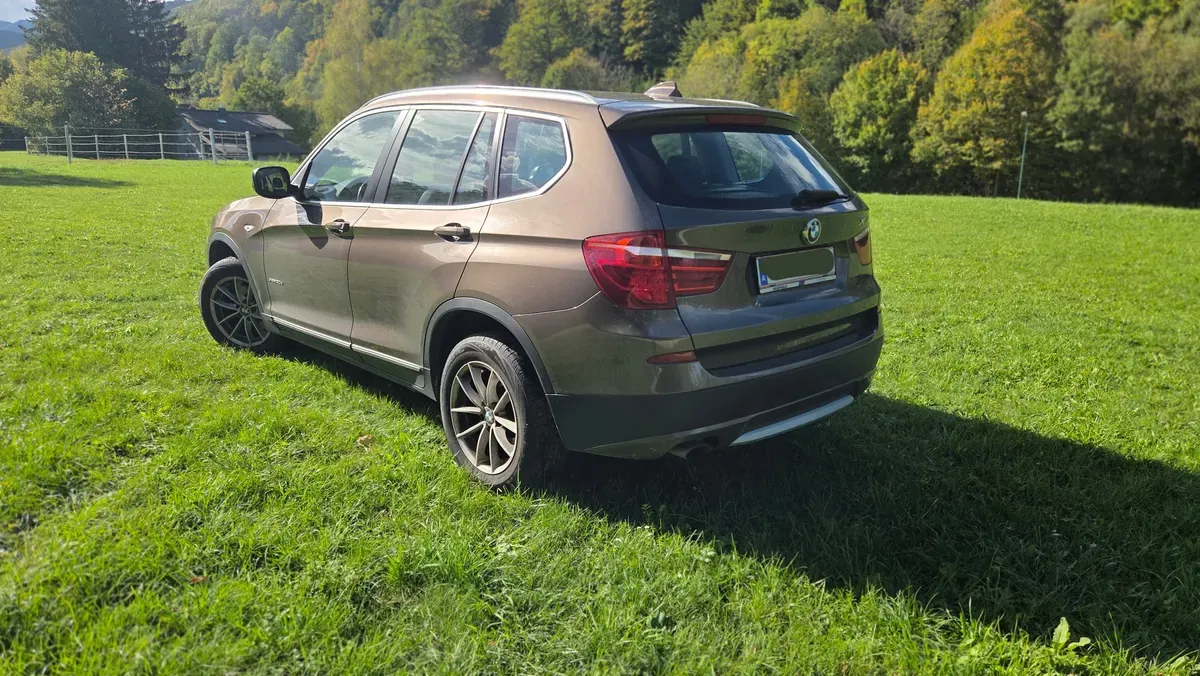 BMW X3 2012 photo 2