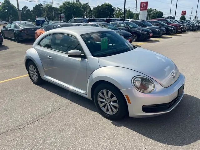 Volkswagen Beetle 2012 photo 3