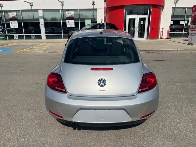 Volkswagen Beetle 2012 photo 5