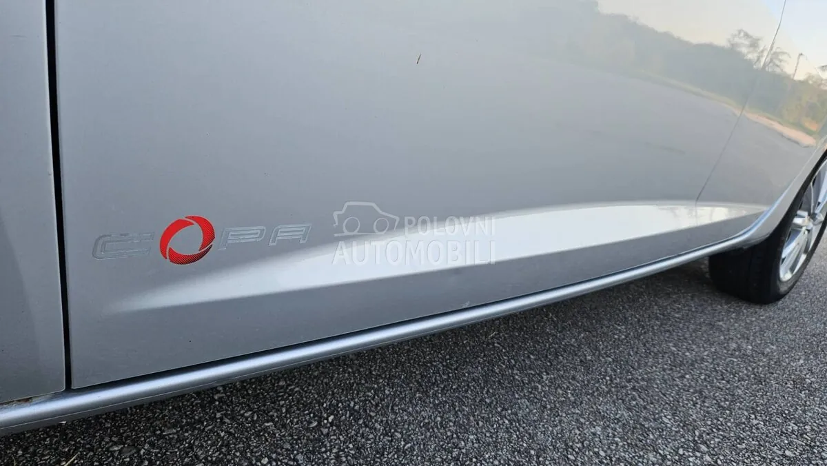 Seat Ibiza 2012 photo 4
