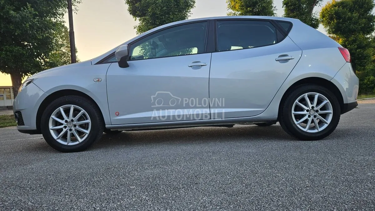 Seat Ibiza 2012 photo 3