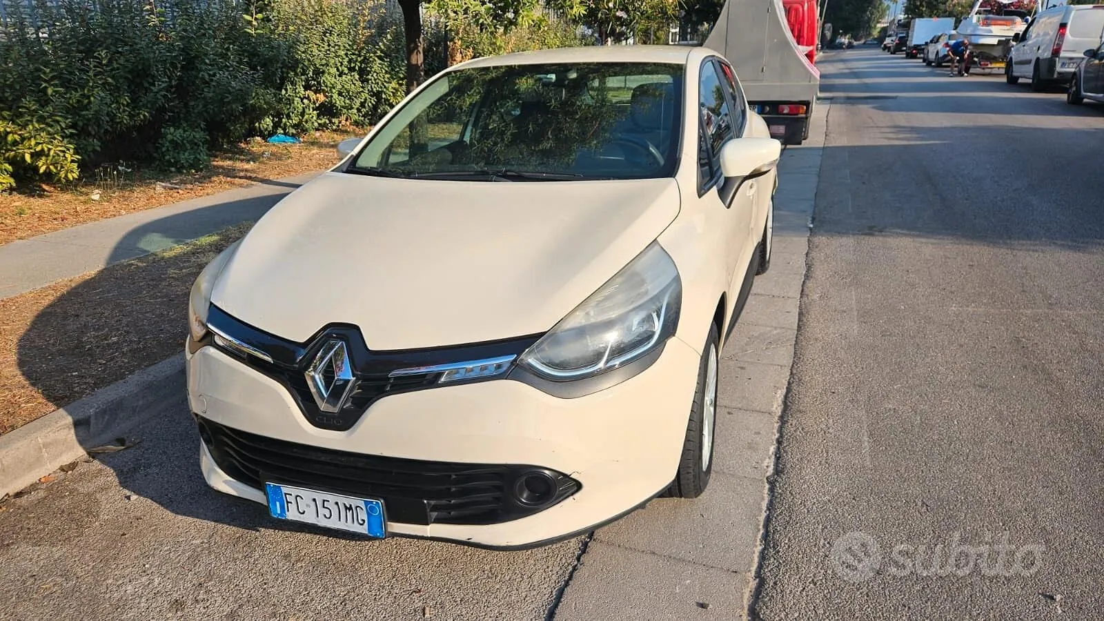 Renault Clio 2016 photo 2