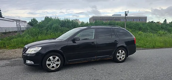 Skoda Octavia 2010 photo 5