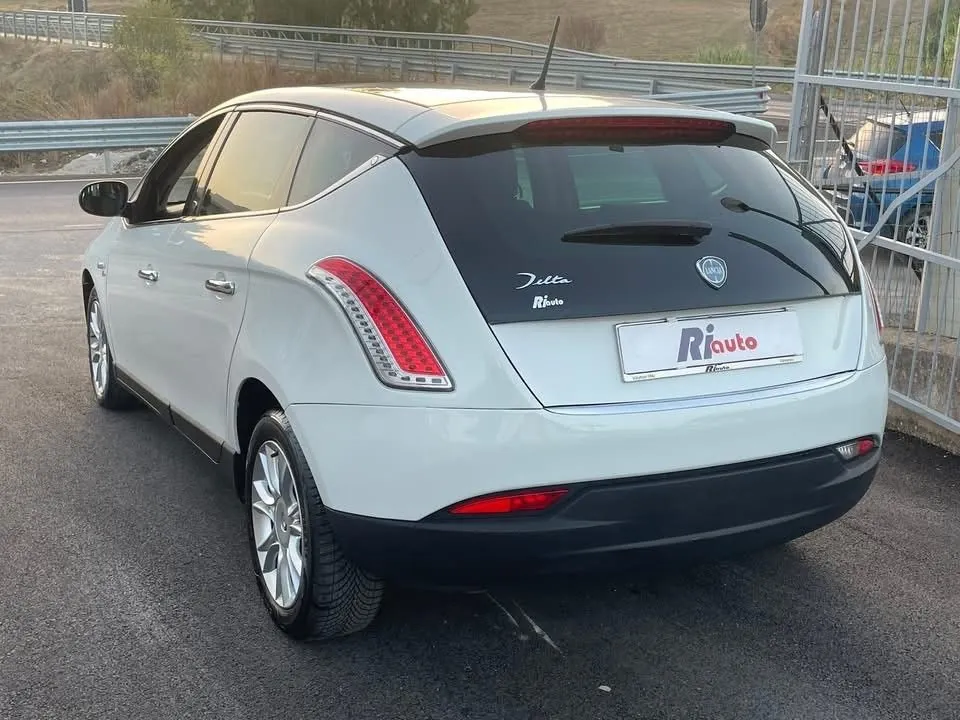 Lancia Delta 2011 photo 4