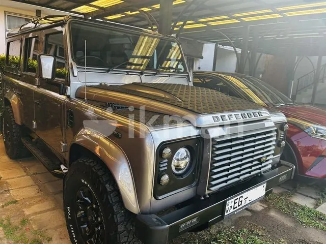 Land Rover Defender 1996 photo 2