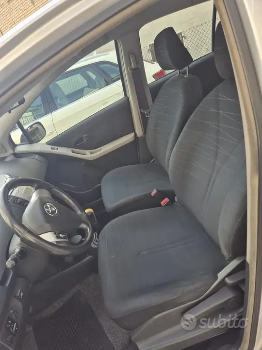 Toyota Yaris 2007 photo 4