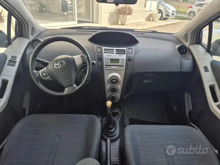 Toyota Yaris 2007 photo 3