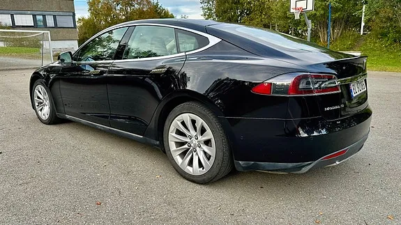 Tesla Model S 2016 photo 2