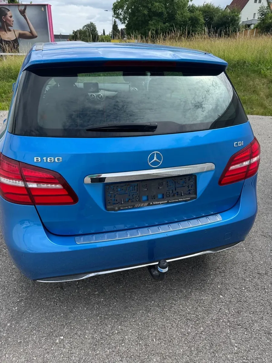 Mercedes-Benz B-Class 2015 photo 3