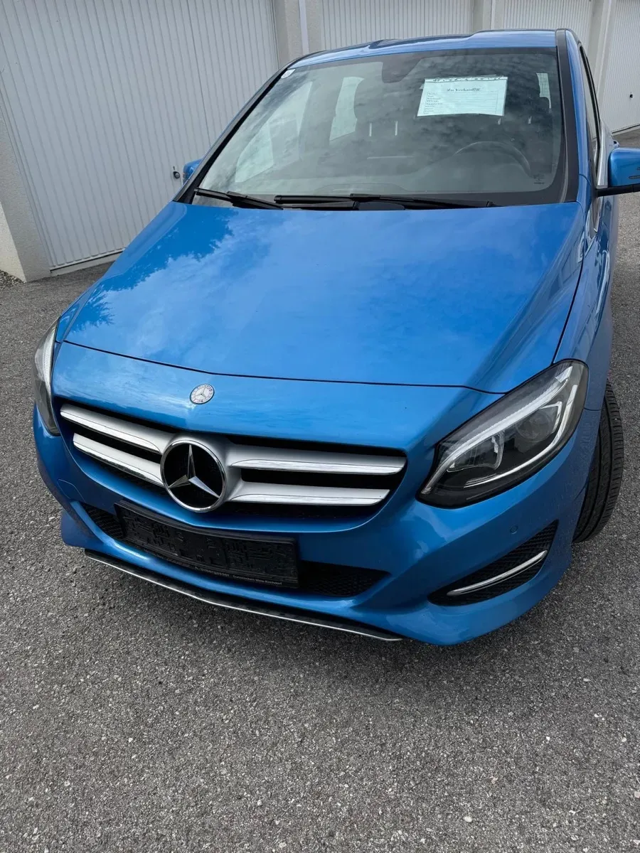 Mercedes-Benz B-Class 2015 photo 2