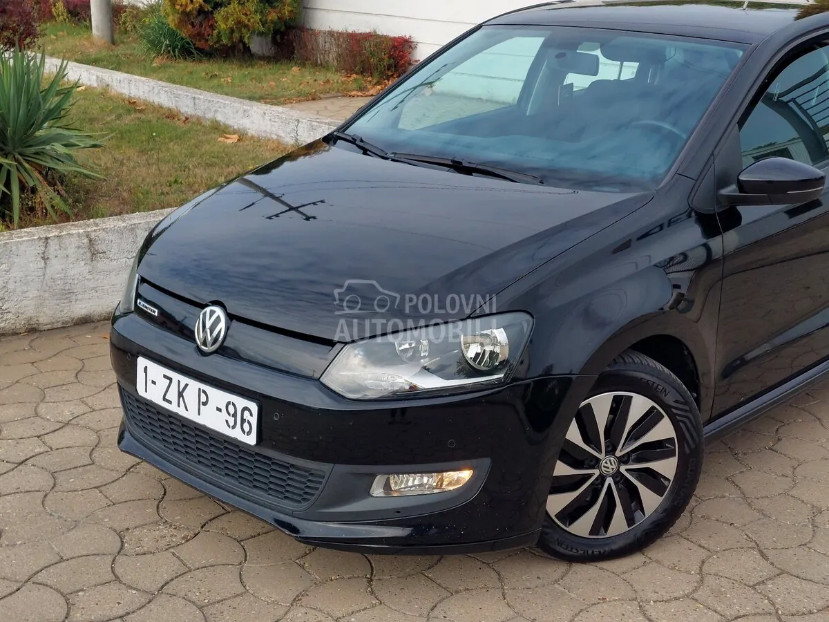 Volkswagen Polo 2015 photo 2