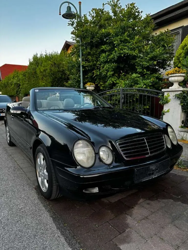 Mercedes-Benz Clk-Class 2001 photo 2