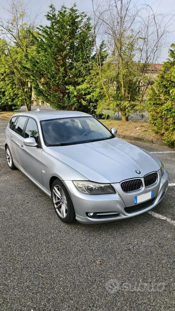 BMW 3 Series 2011 photo 3