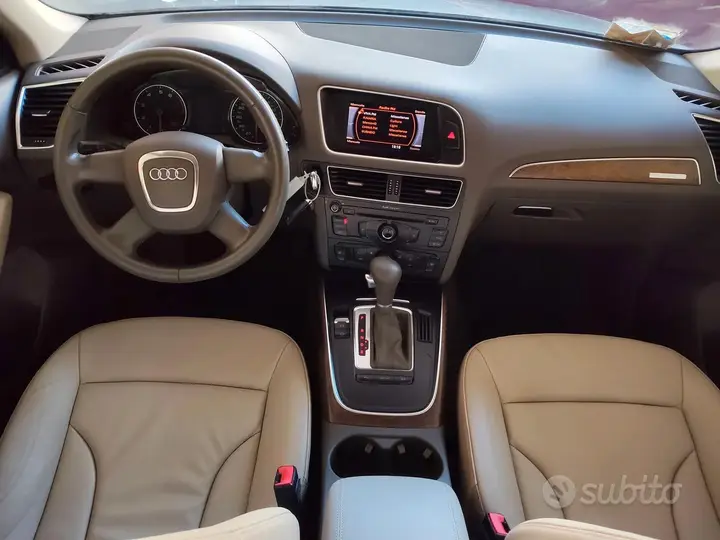 Audi Q5 2010 photo 4