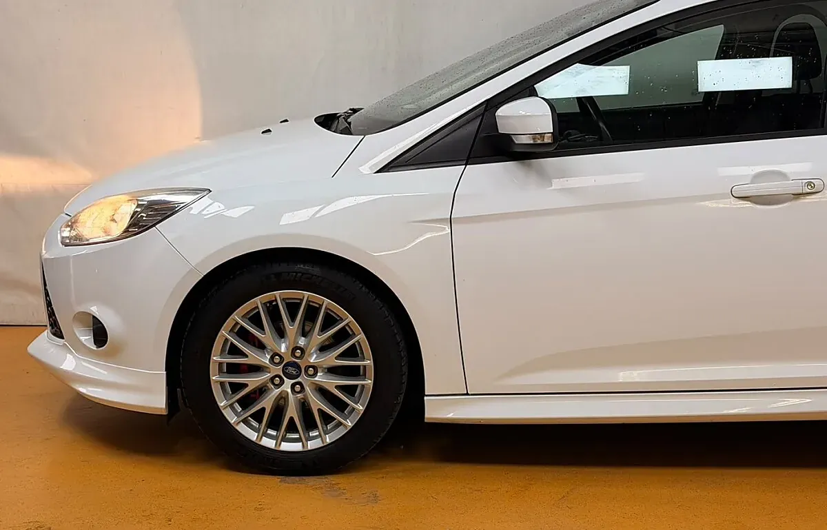 Ford Focus 2014 photo 3