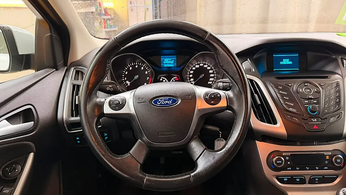 Ford Focus 2014 photo 2