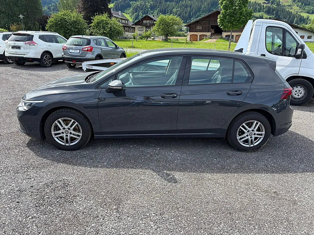 Volkswagen Golf 2024 photo 2