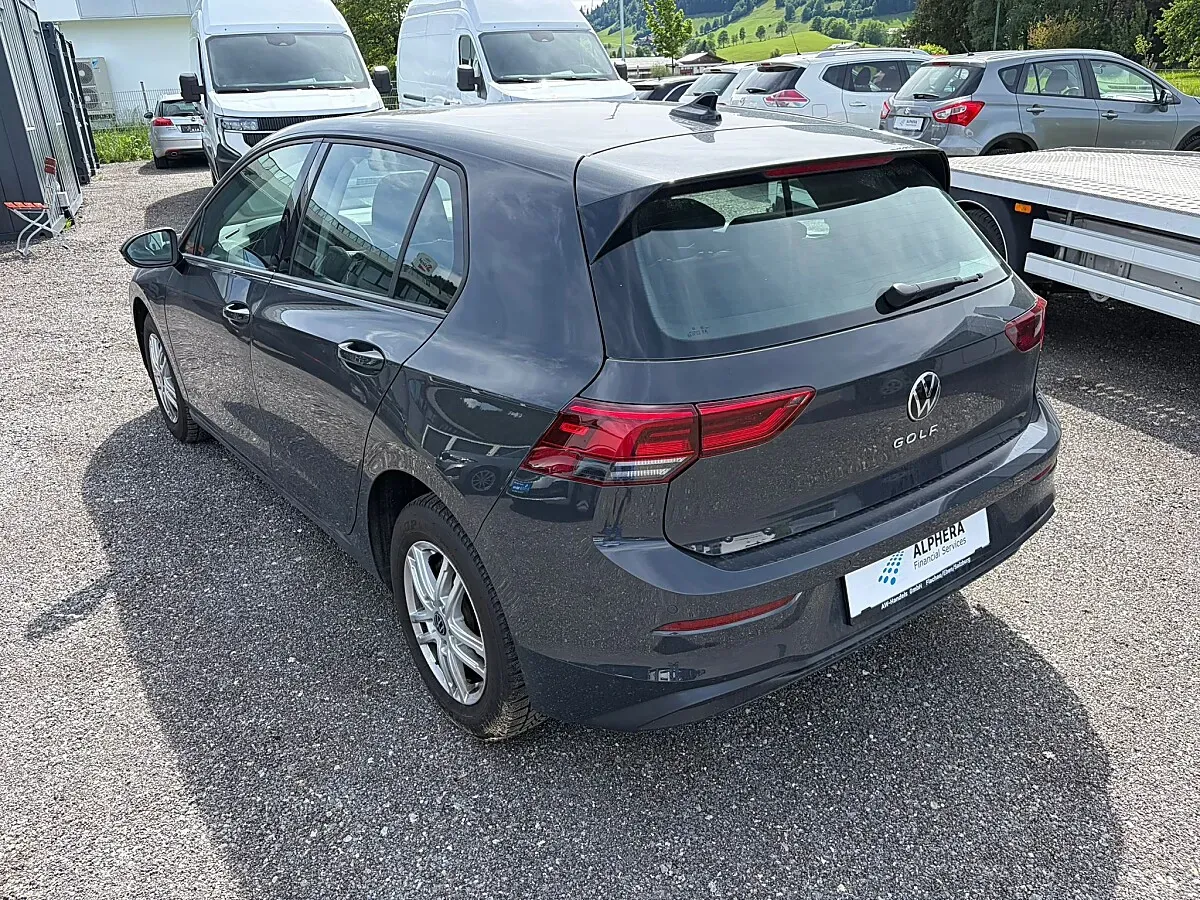 Volkswagen Golf 2024 photo 3