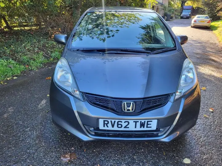 Honda Jazz 2012 photo 2