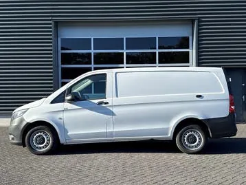 Mercedes-Benz Vito 2023 photo 2
