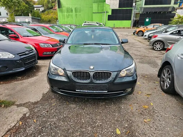 BMW 523I
