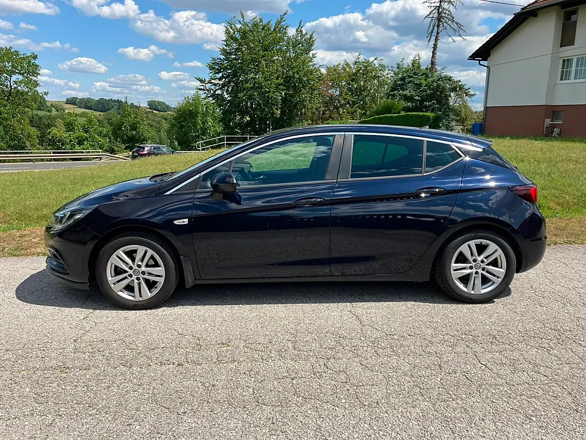 Opel Astra 2019 photo 2