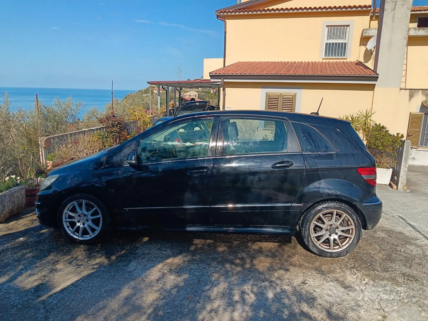Mercedes-Benz B 2009 photo 3