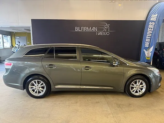 Toyota Avensis 2010 photo 3